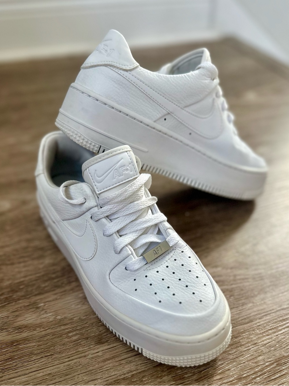 NIKE Air Force 1 Sage Low Women’s 7.5 Triple White Leather Streetwear EUC CLEAN